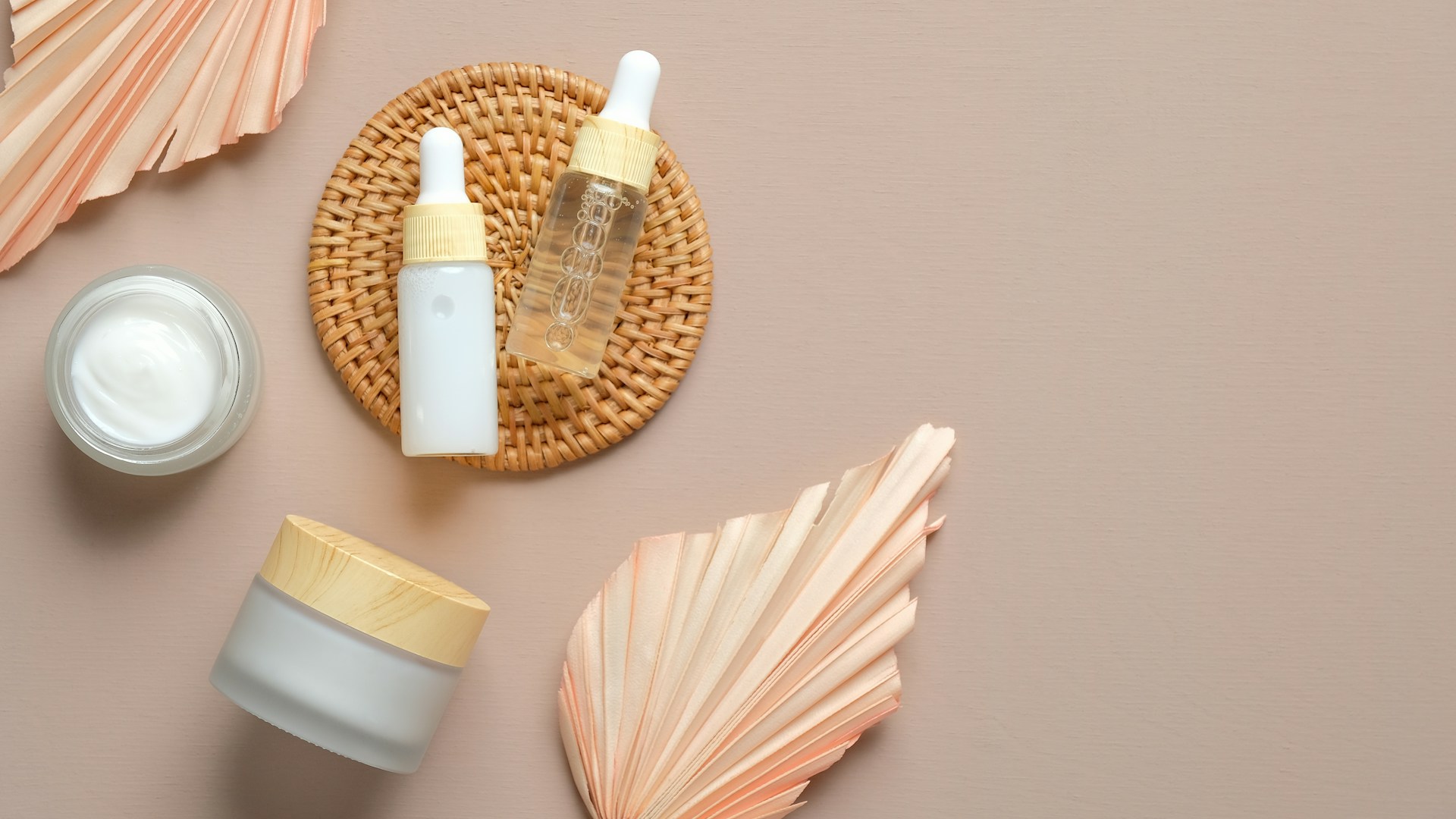 Quel gel doux élimine efficacement l'excès de sébum et les impuretés, sans dessécher la peau ?